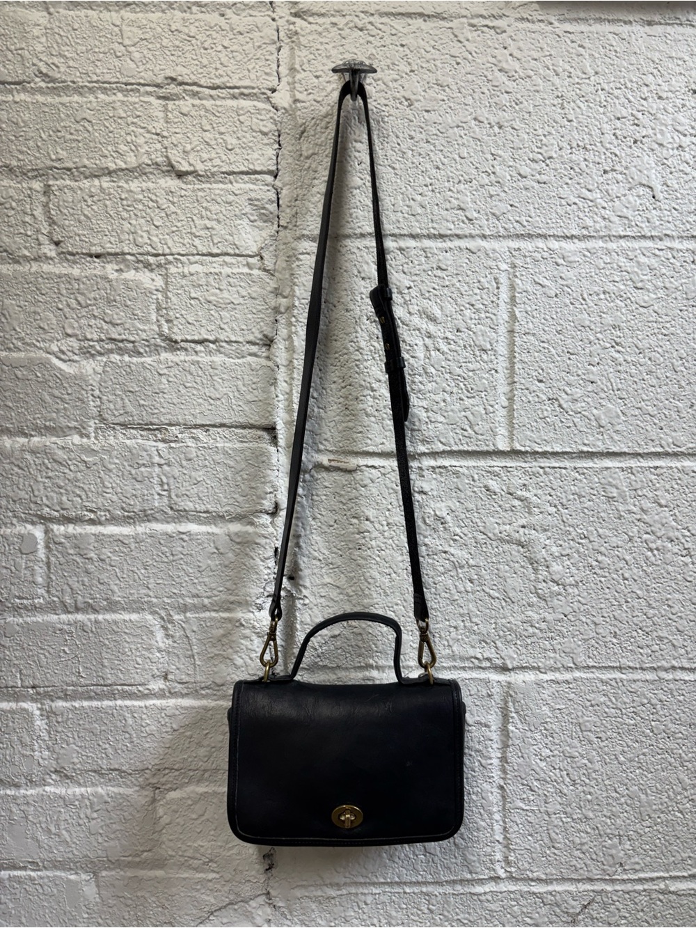 Vintage 9924 Coach Casino Black Leather Turn-Lock Shoulder Bag - Picture 4 of 9